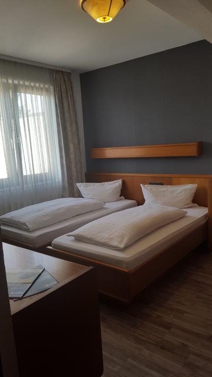 Hotel Alt Steinbach شتاينباخ أم تاونوس المظهر الخارجي الصورة